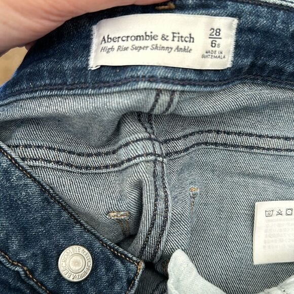 Abercrombie & Fitch | High Rise Button Fly Super Skinny Ankle Raw Hem Jeans | 28 - Picture 4 of 4
